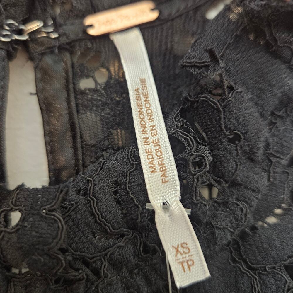 Free People "Sweet Meadow Dreams" Whimsygoth Lace Blouse - XS - Picture 3 of 9